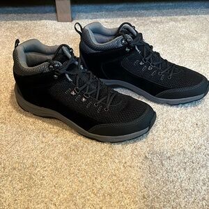 NEW Vionic Water-Resistant Hiking Sneakers - Cypress Black Size 10
